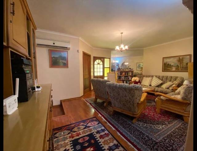 4 BEDROOM HOUSE FOR SALE IN SHALLCROSS
